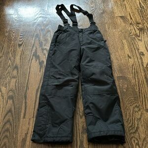 Kids Mountain Warehouse black snow pants 7-8yrs